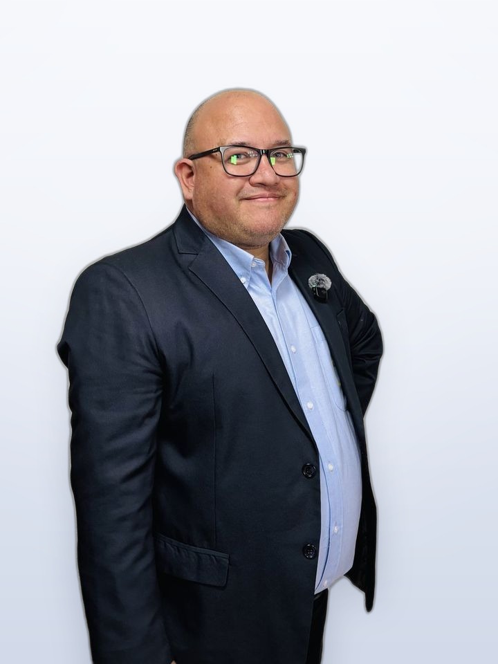 Esteban Zelada, director académico